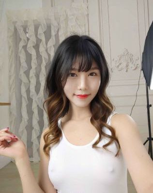 镜流口水流白色液体正常吗图片